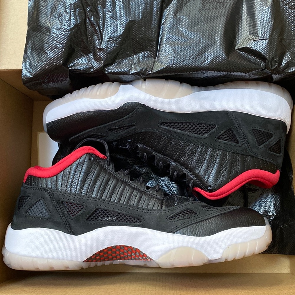Air Jordan Retro Low IE (2021)